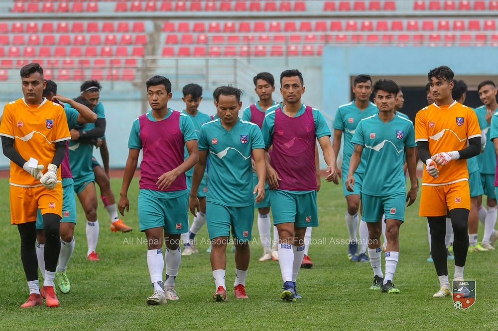 नेपाली राष्ट्रिय फुटबल टोलीले आज एभेनिरसँग अभ्यास खेल खेल्दै