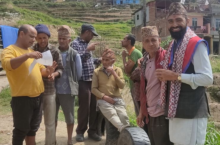 बनेपाका स्वतन्त्र उमेदवार माण्डव्यले सुरु गरे घरदैलो कार्यक्रम